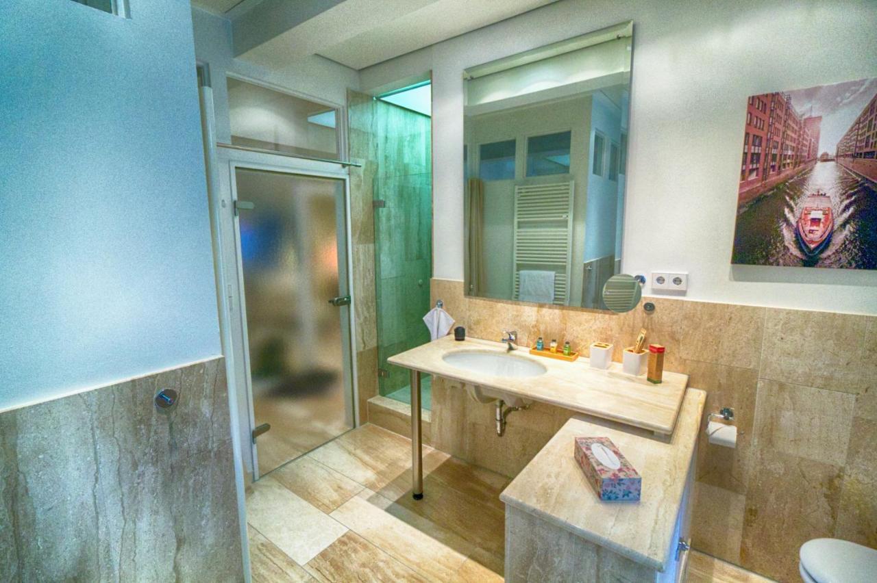Neu! Einmaliges Loft Im Binnenhafen - Hafenblick! Хамбург Екстериор снимка